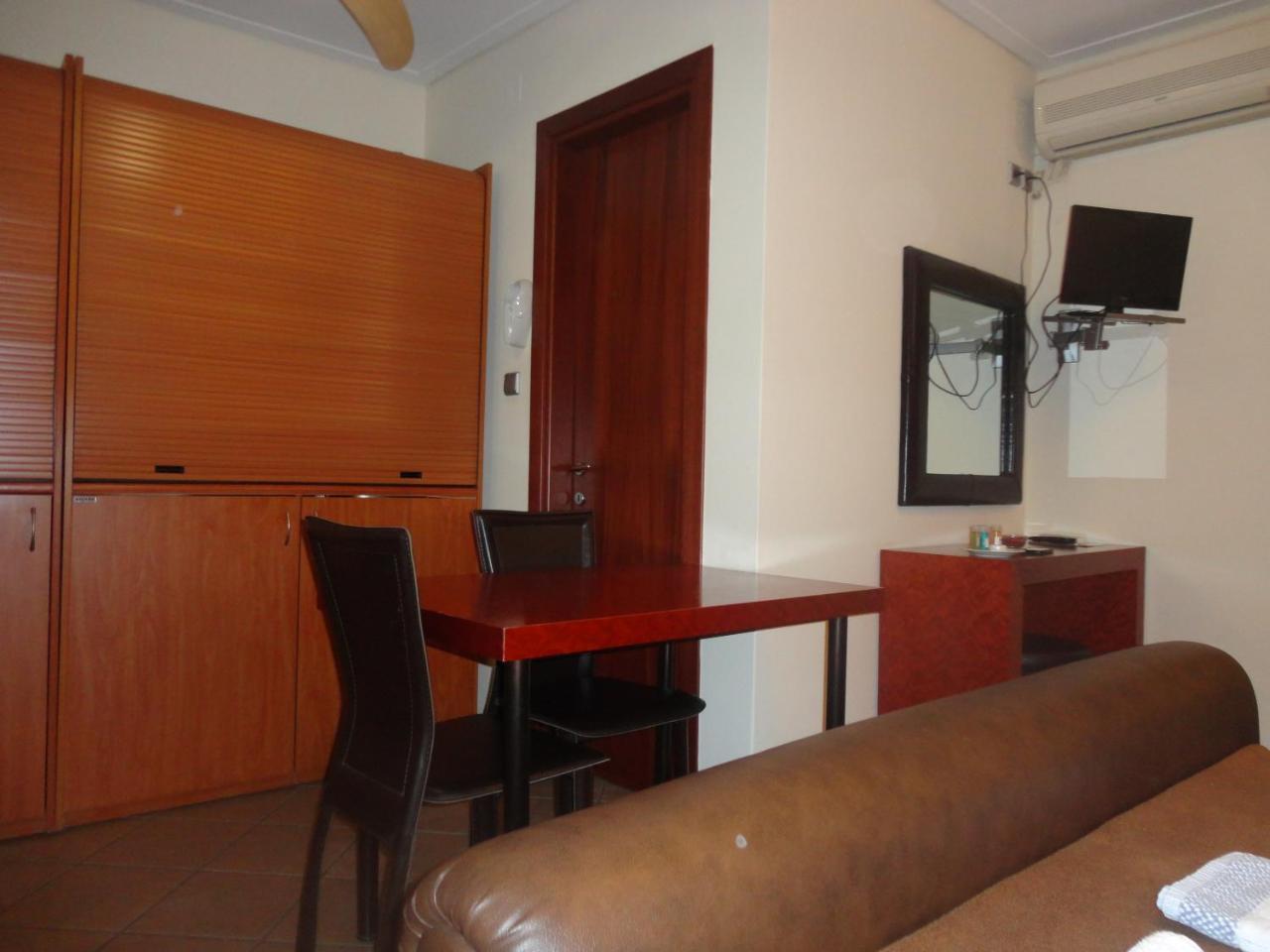 Lirio Guest House Makrakomi Екстер'єр фото